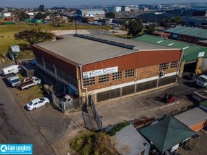 901 m² Industrial space in Jacobs