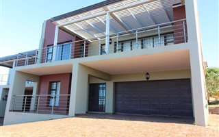 4 Bedroom House in Herolds Bay