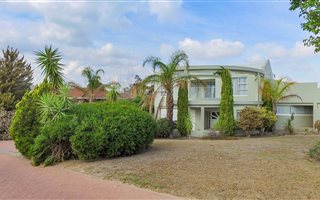 3 Bedroom House in Van Riebeeck Park