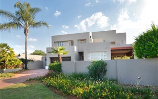 3 Bedroom House in Dainfern Golf Estate