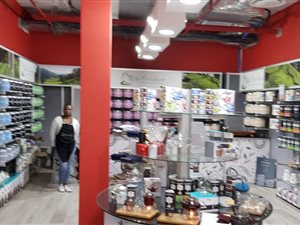 48 m² Retail Space in Benmore Gardens