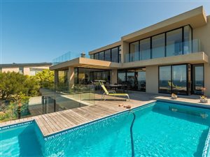 5 Bed House in Oubaai and surrounds