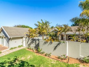 4 Bed House in Protea Valley