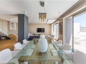 3 Bed Duplex in Green Point