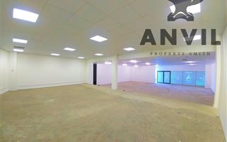 284 m² Retail Space in Somerset West Central