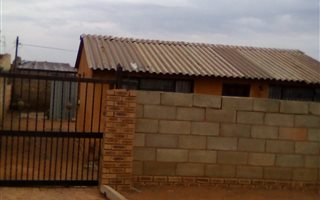 2 Bedroom House in Jabavu