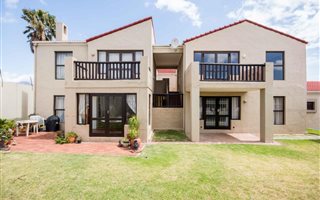 2 Bedroom Apartment in Greenways Golf Estate
