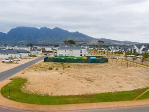 761 m² Land available in Val de Vie