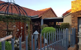 3 Bedroom House in Theresa Park