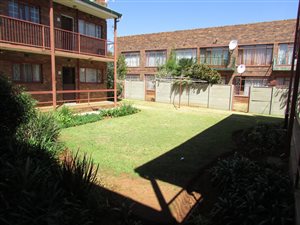 2 Bed Apartment in Westonaria