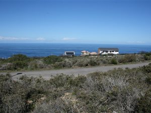 812 m² Land available in Village On Sea