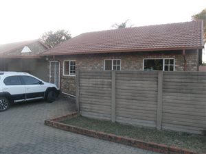 2 Bed Simplex in Doornpoort and surrounds