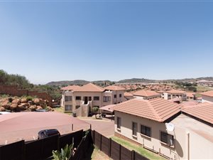 2 Bed Townhouse in Mondeor