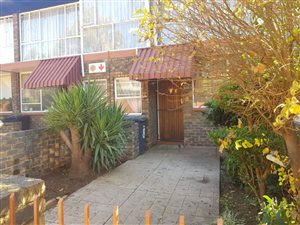 2 Bed Townhouse in Clubview