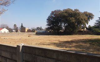 2100 m² Land available in Eastvale