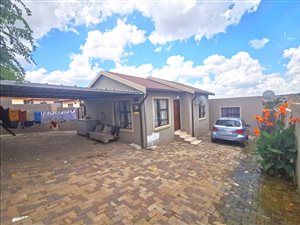 4 Bed House in Cosmo City
