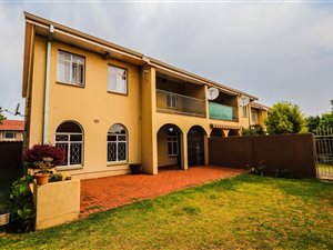 3 Bed Apartment in Vereeniging Central