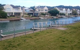 516 m² Land available in Royal Alfred Marina