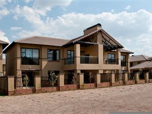 3 Bed Apartment in Ebotse Estate