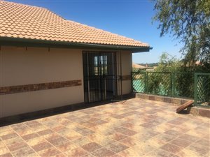 3 Bedroom Townhouse in Elarduspark