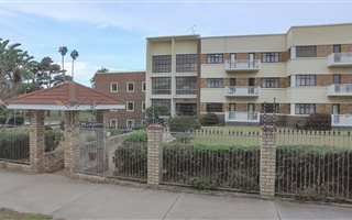 3 Bedroom Apartment in St Georges Park