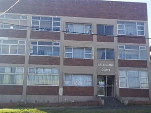 2 Bed Flat in Quigney