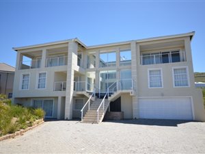 5 Bed House in Pezula Golf Estate