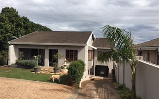 1 Bedroom Garden Cottage in Park Hill