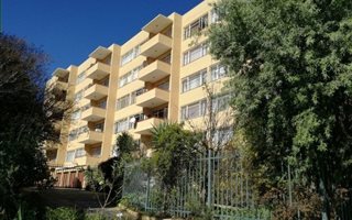 2 Bedroom Apartment in Arboretum