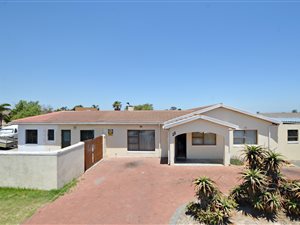 4 Bed House in Jagtershof
