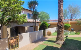 2 Bedroom Duplex in Meyersdal