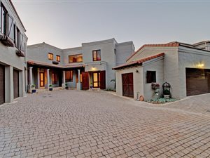 5 Bed House in Woodhill