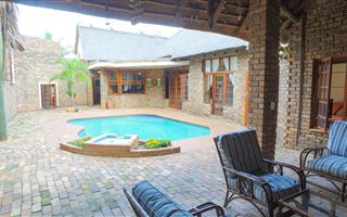 4 Bedroom House in Erasmusrand