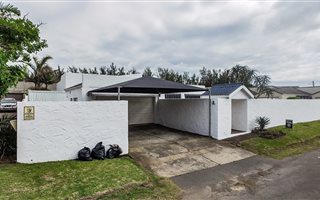 4 Bedroom House in Gonubie