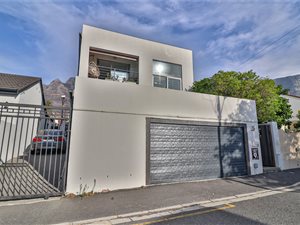 3 Bed House in Vredehoek