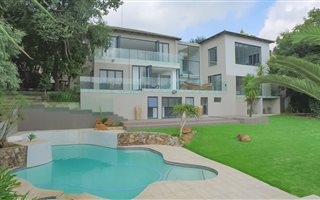 6 Bedroom House in Glenvista