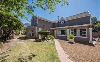 4 Bedroom House in Land en Zeezicht