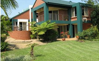 4 Bedroom House in Meerensee
