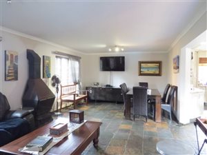 6 Bed House in Blue Gill