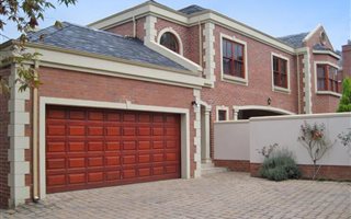 3 Bedroom House in Melrose