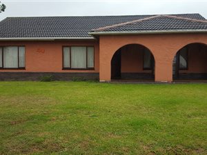 3 Bed House in Bisley Crest
