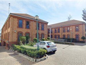 211 m² Commercial space in Waverley