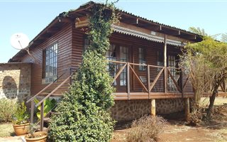 2 Bedroom House in Roossenekal