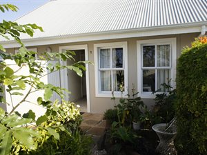 2 Bed Townhouse in Caledon Estate