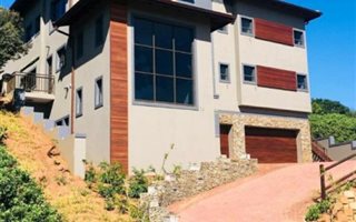 4 Bedroom House in Westbrook