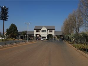 582 m² Land available in Helderwyk