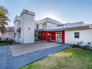 5 Bed House in Helderwyk Estate