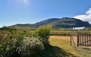 810 m² Land available in Bettys Bay