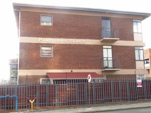 2 Bed Townhouse in Alberton