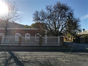 2 Bed Townhouse in Graaff Reinet